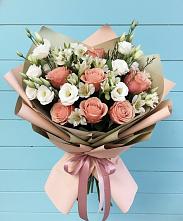Букет цветов из:  Розы, Альстромерии и Лизиантусы в Советске Калининградской области