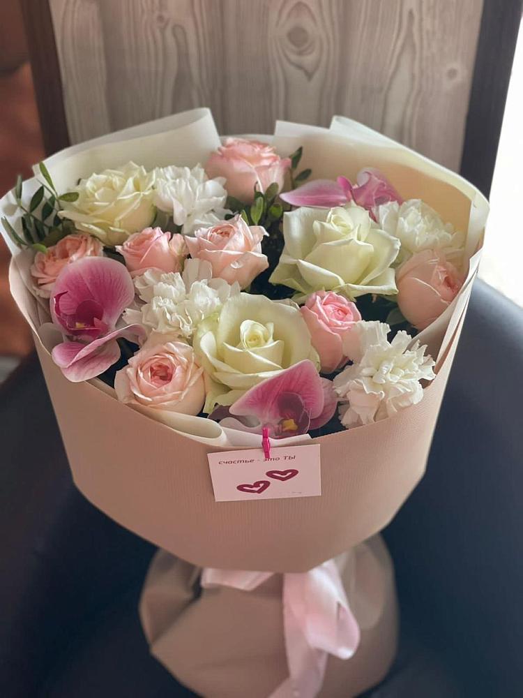 Букет цветов из: Орхидеи, Розы и Гвоздики в Советске Калининградской области