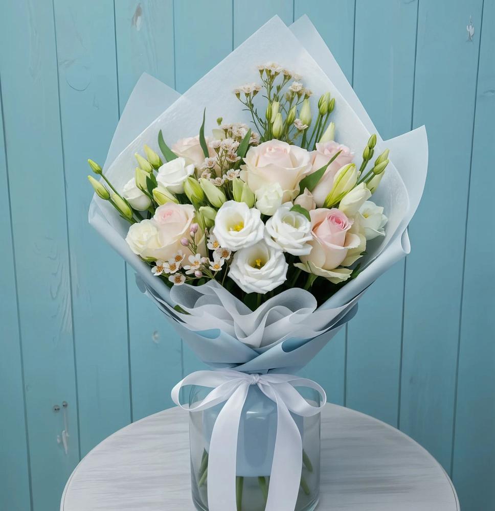 Букет цветов из: Розы и Лизиантусы в Советске Калининградской области