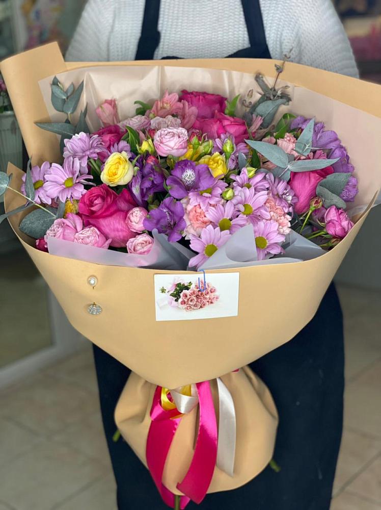 Букет цветов из: Хризантемы, Гвоздики и Альстромерии в Советске Калининградской области