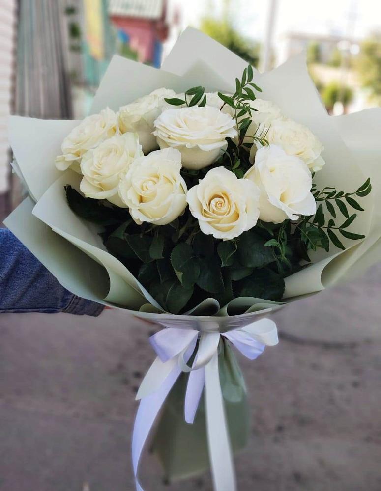 Букет Белые розы Проуд в Советске Калининградской области