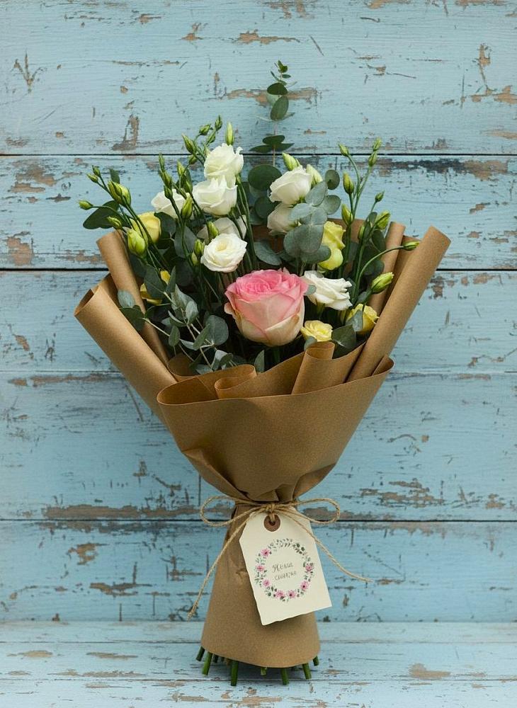 Букет цветов из: Розы и Лизиантусы в Советске Калининградской области