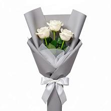 Букет 3 белые розы в Советске Калининградской области
