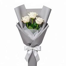 Букет 3 белые розы в Советске Калининградской области