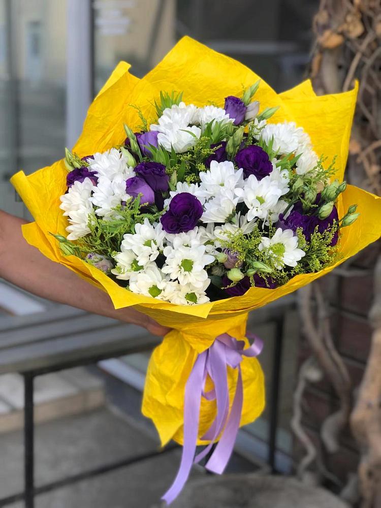 Букет цветов из: Ирисы, Хризантемы и Ромашки в Советске Калининградской области