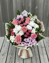 Букет цветов из:  Альстромерии, Гвоздики, Розы и Хризантемы в Советске Калининградской области
