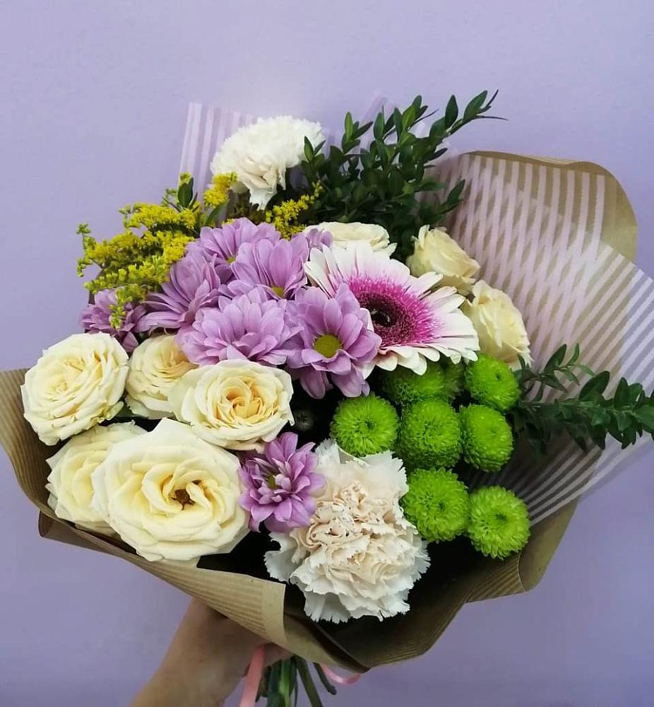 Букет цветов из: Хризантемы, Розы, Гвоздики и Герберы в Советске Калининградской области