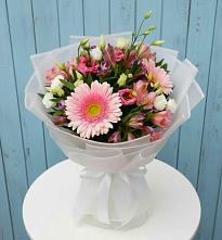 Букет цветов из:  Герберы, Альстромерии и Лизиантусы в Советске Калининградской области