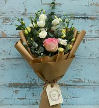 Букет цветов из:  Розы и Лизиантусы в Советске Калининградской области
