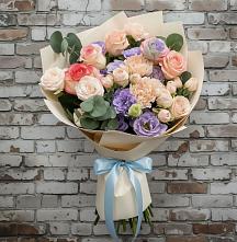 Букет цветов из:  Розы, Лизиантусы и Гвоздики в Советске Калининградской области
