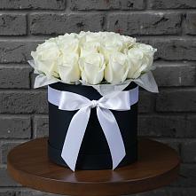 Цветочная композиция из Розы в шляпной коробке в Советске Калининградской области